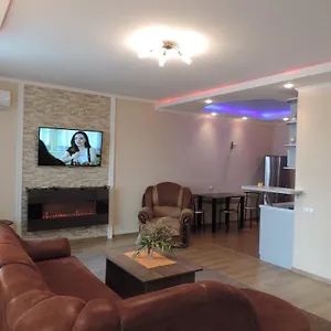  Апартаменты On Marshala Malinovskogo Street With Lake View Украина