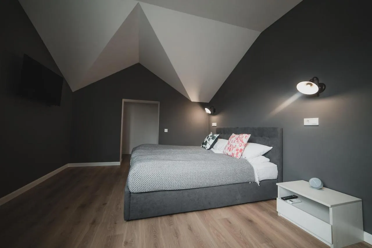 Kostjukowski Apartments Mudroho 12 V Lviv